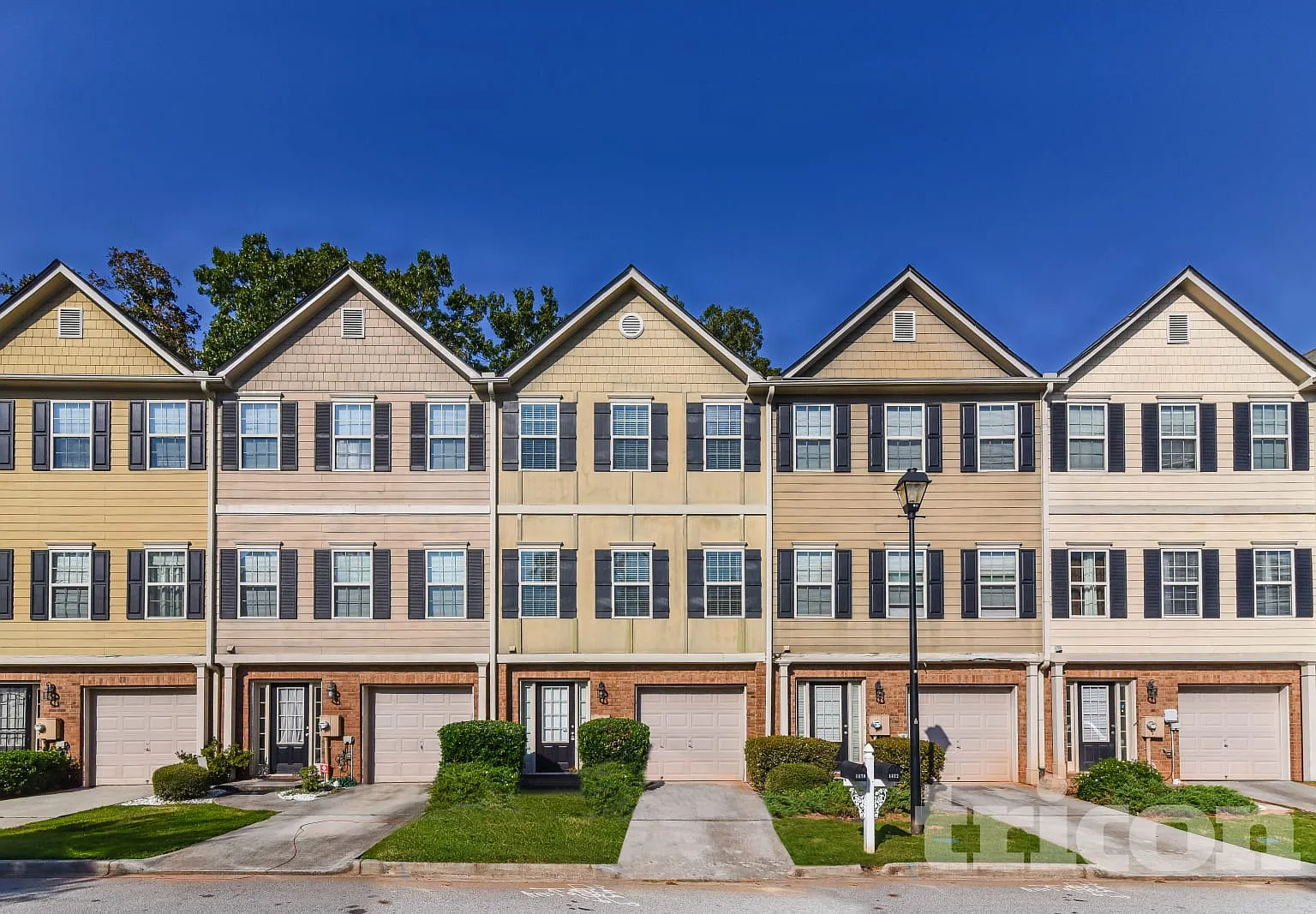 1470 Knights Trail Stone Mountain GA — Photo 1