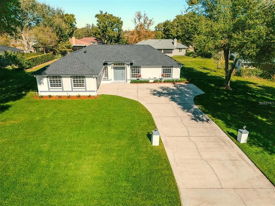 10711 Lake Hill Dr
