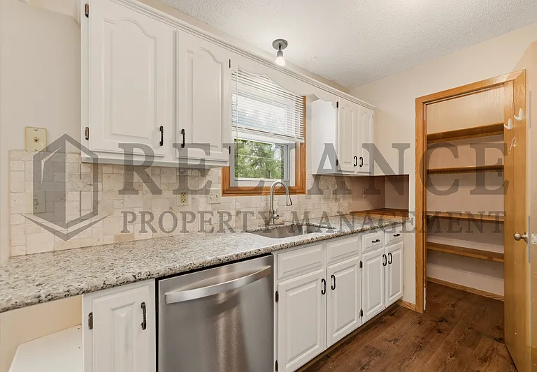 516 N Lakeside Dr — Photo 25