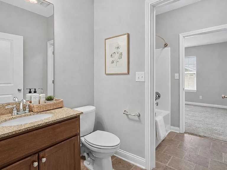 Palomar View Apartments — Photo 10