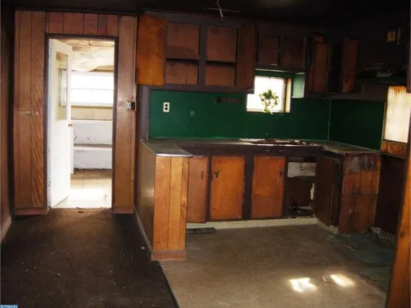 829 Corkery Ln, Williamstown, NJ 08094