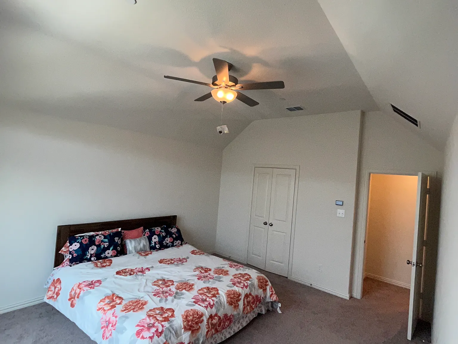 2 bed, 2.5 bath, 1466 sqft, $2,700 — Photo 4
