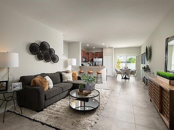 3rd image of 5112 Forum Blvd