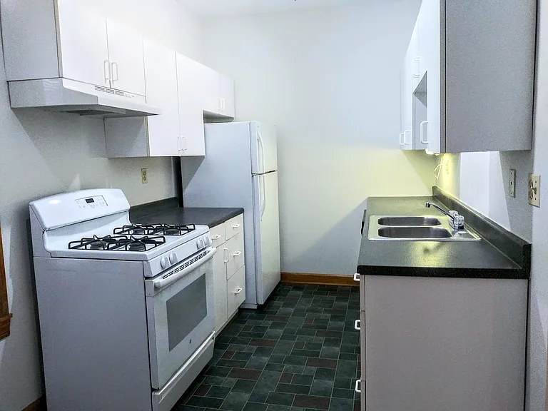 705 W Cornelia Ave #3 — Photo 5