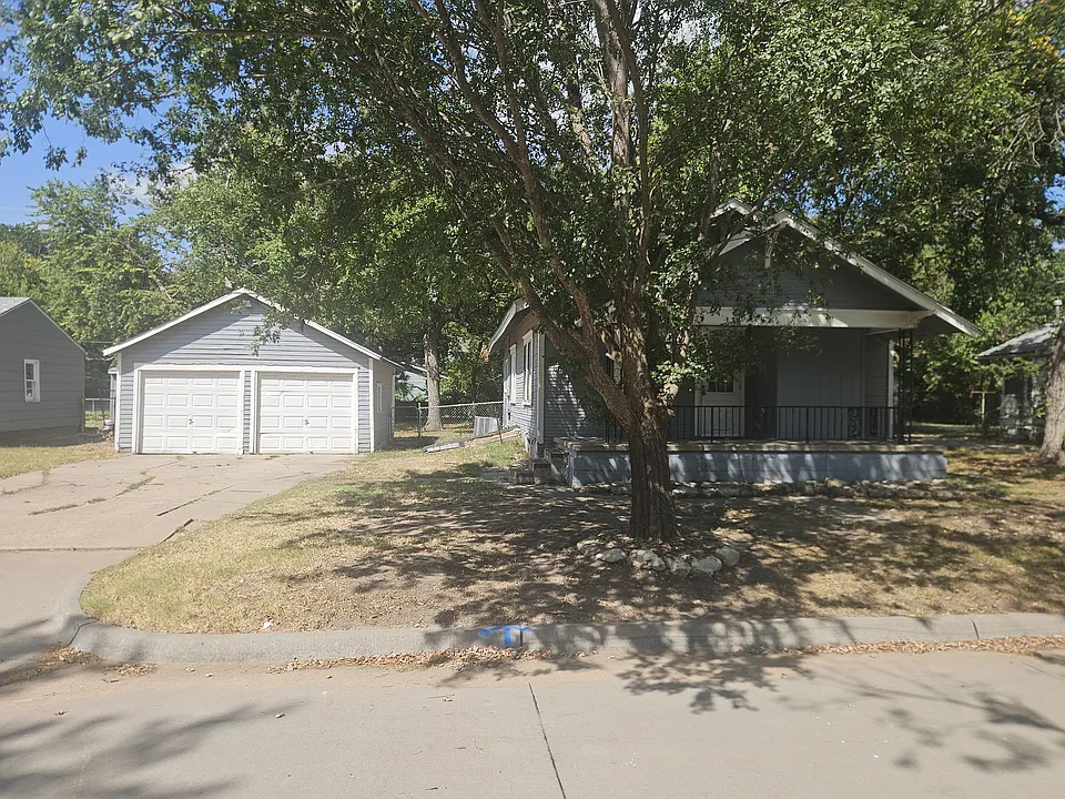 335 N Gordon Ave
