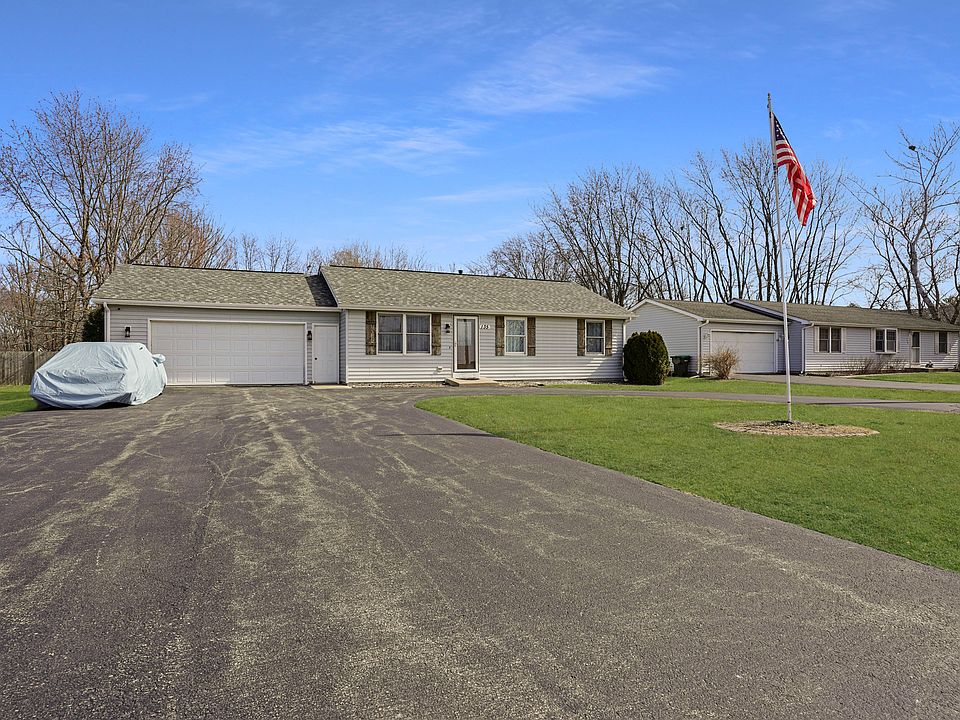 1st image of 135 N Cook St