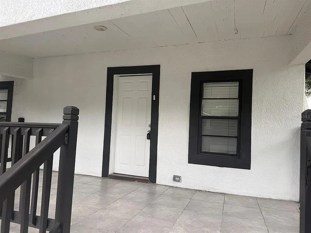 3 bed, 1.0 bath, 1200 sqft, $1,950 — Photo 3