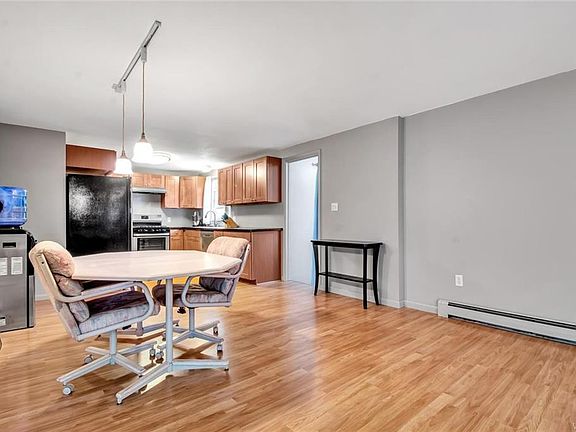 5th image of 60 Griffin Ln