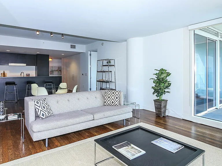 6250 Hollywood Blvd #11N — Photo 13