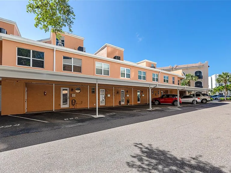 920 N Shore Dr NE — Photo 40