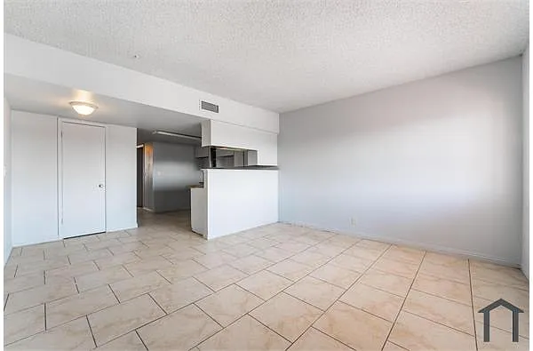 Building Photo - 3104 E Carey Ave #3
