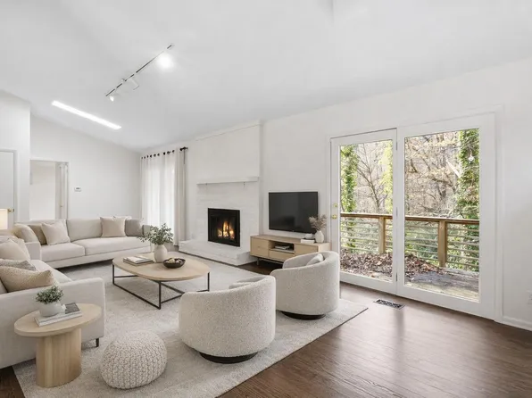 620 Sugarberry Rd, Chapel Hill, NC 27514