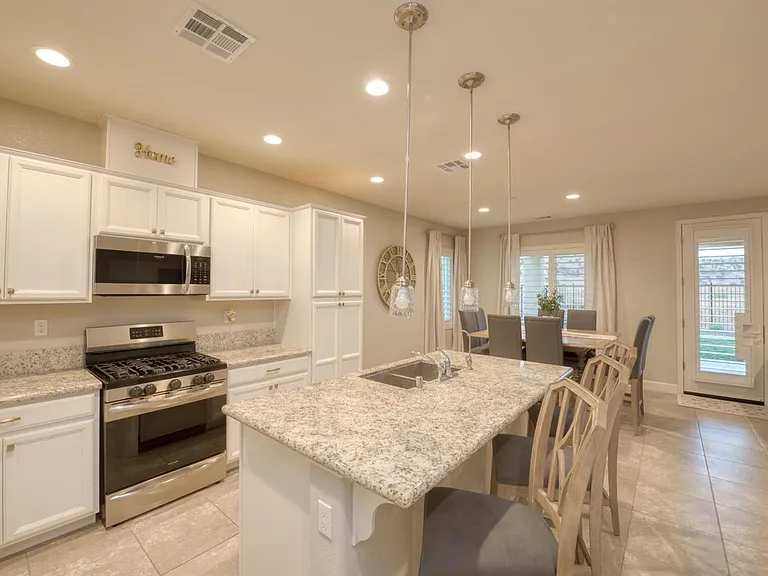 Cabernet Ct — Photo 10