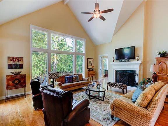 4th image of 110 Houmas Ct