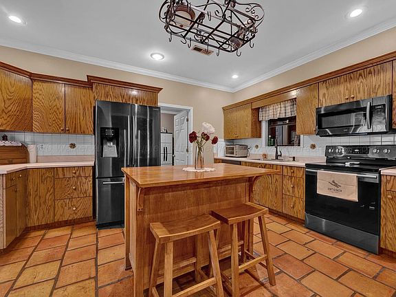 5th image of 5652 Bird Farm Rd