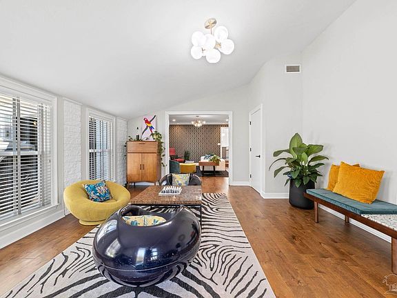 5th image of 505 Boxwood Ln