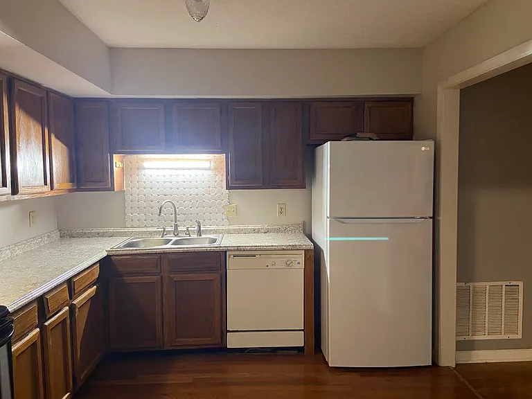 101 Karen Ct #101 — Photo 8