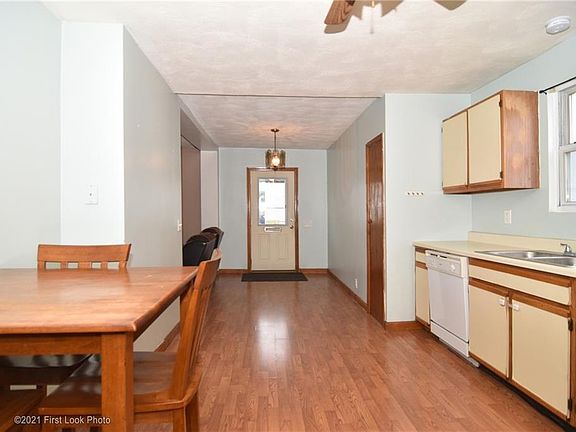 5th image of 29 4th St