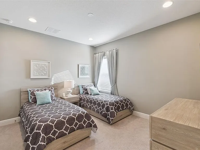 7556 John Hancock Dr — Photo 28