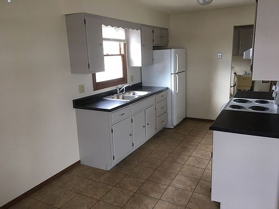 3rd image of 3118 Pomona Dr APT 1
