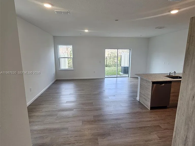 1201 Southstation Pl #101 — Photo 8