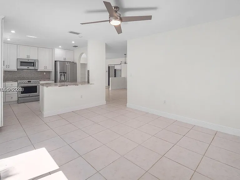 9712 SW 213th Ter — Photo 6