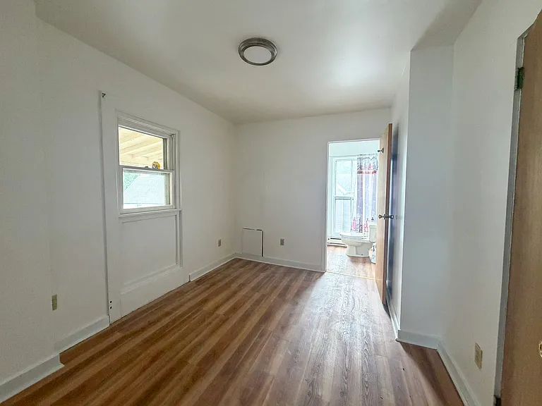 80 Main St #2E — Photo 5