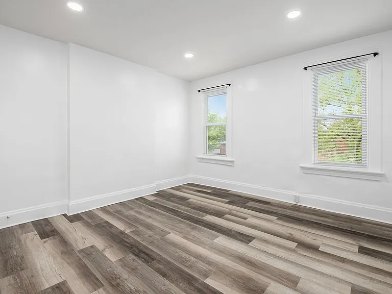1421 Gault St — Photo 35