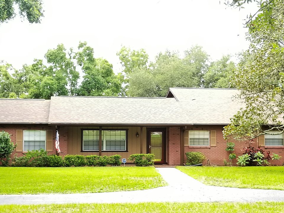 Ranch Home-Circular Drive