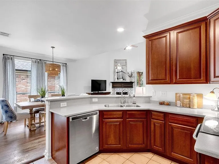3332 Munstead Trl — Photo 3