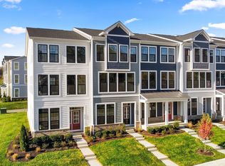 4256 Frost St, Marshall, VA 20115