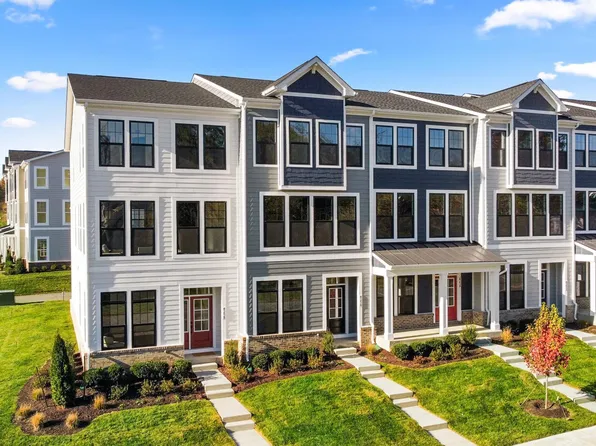4256 Frost St, Marshall, VA 20115