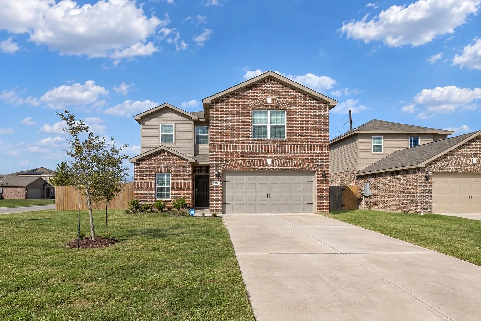 5 bed, 2.5 bath, 2586 sqft, $2,550 — Photo 1