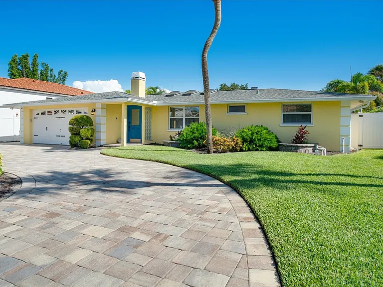 339 Avenida De Paradisio — Photo 49