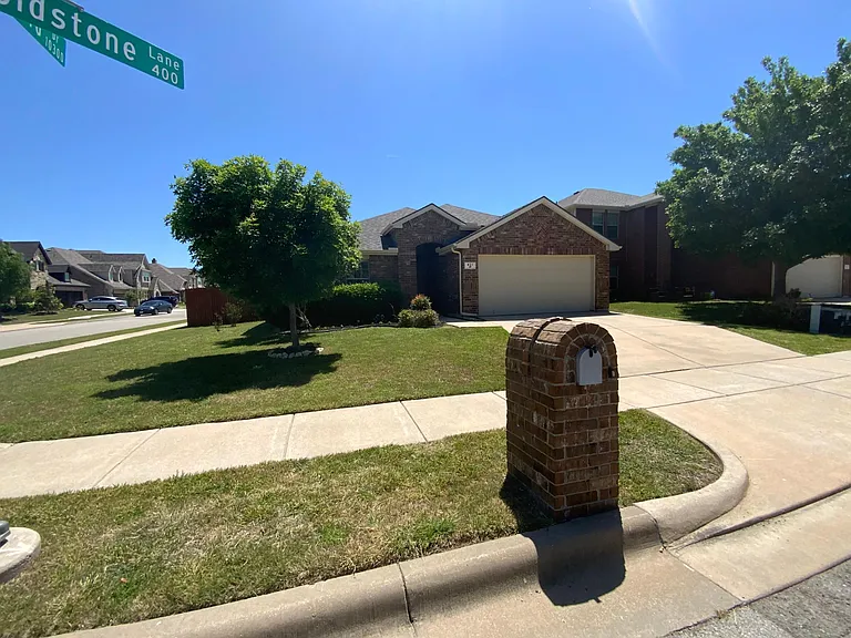 421 Goldstone Ln — Photo 14