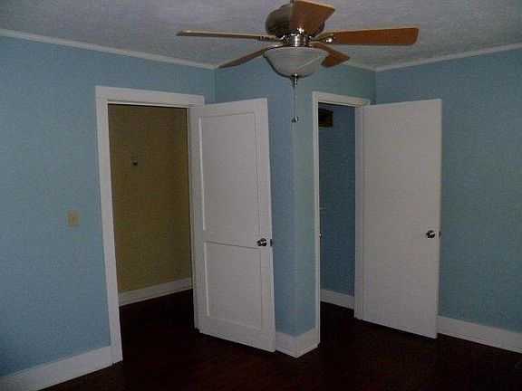 5th image of 109 Vaughan Ave #B