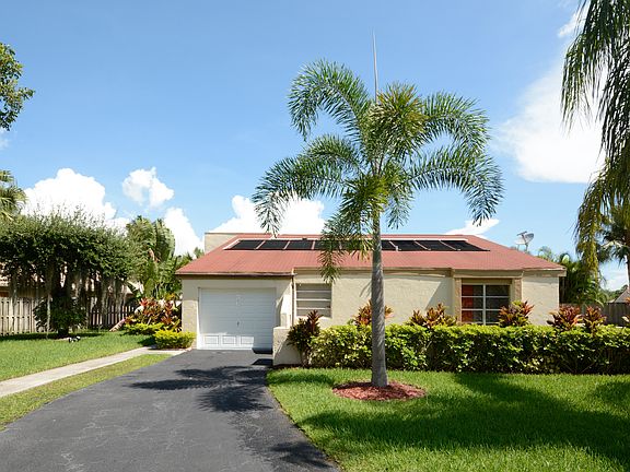 3rd image of 16831 Royal Poinciana Dr