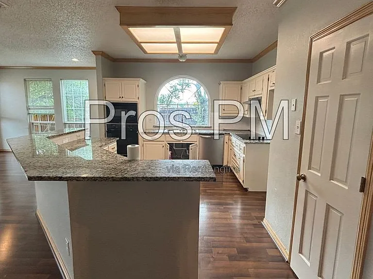 3101 Crickett Dr — Photo 17