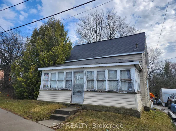 219 Bartholomew St, Brockville, ON K6V 2S4