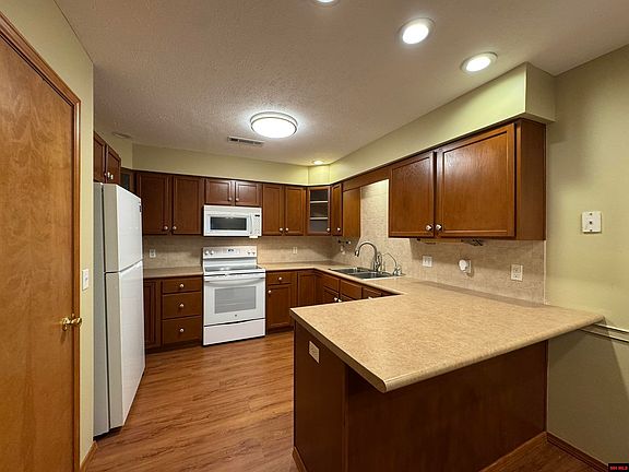 2nd image of 1563 Meadowhill Dr