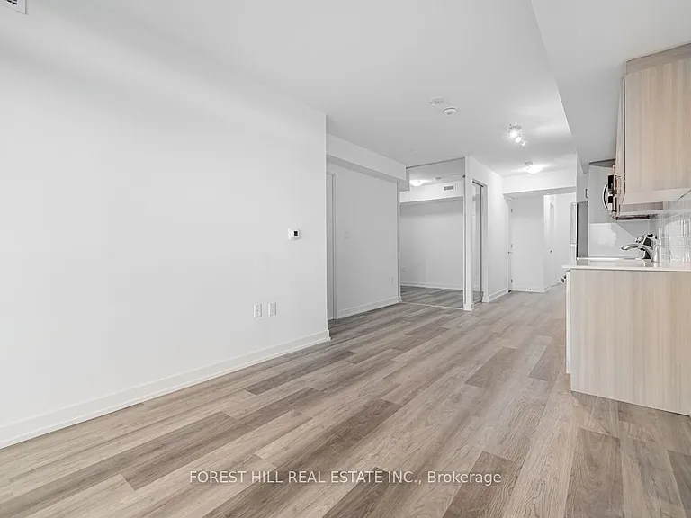 556 Marlee Ave #301 — Photo 18