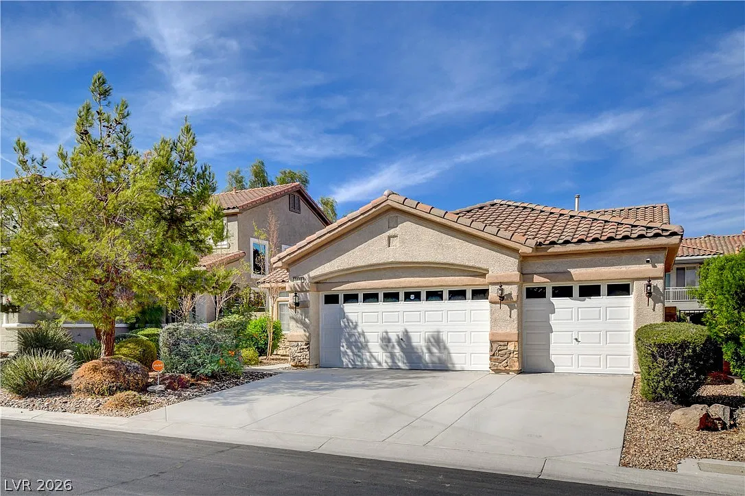3 bed, 2.5 bath, 1805 sqft, $2,600 — Photo 2
