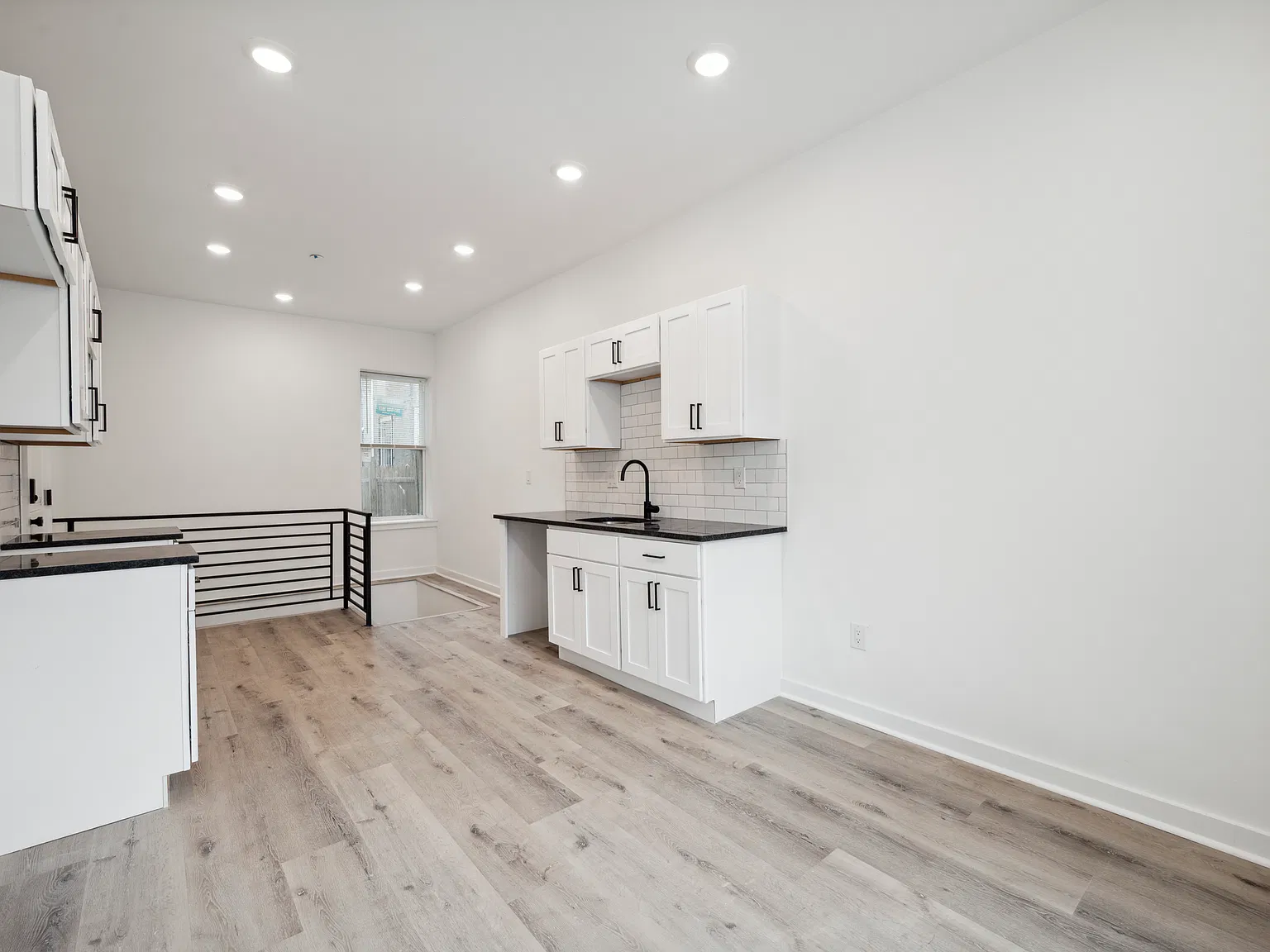 2 bed, 878 sqft, $1,400 — Photo 4
