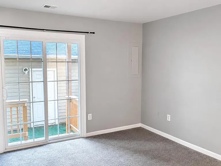 22963 Whitehall Ter — Photo 10