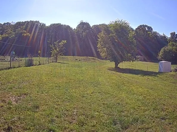 93 Pawnee Dr, Bradyville, TN 37026