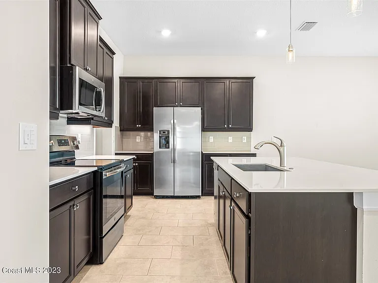 2323 Great Belt Cir — Photo 14