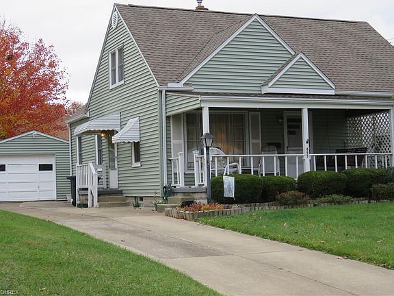 2nd image of 695 E Catawba Ave