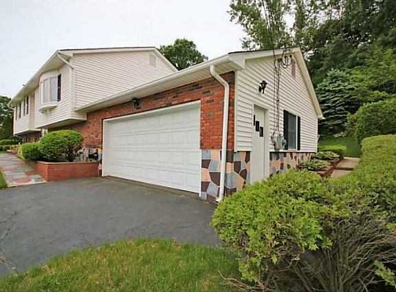 2nd image of 20 Murray Ave