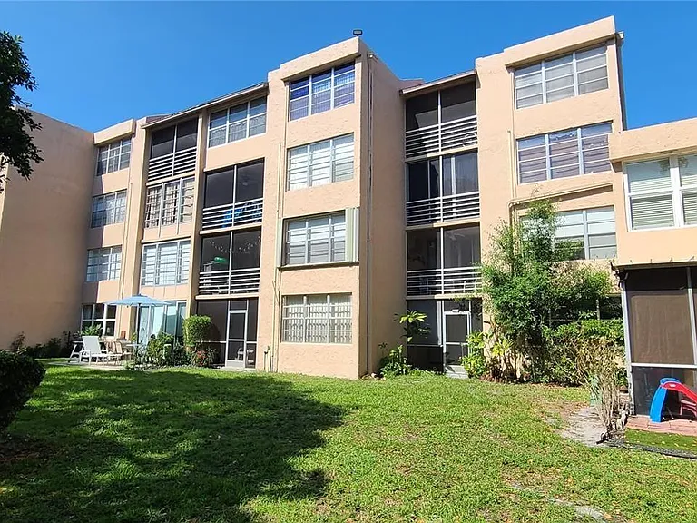 9410 Live Oak Pl #109 — Photo 1