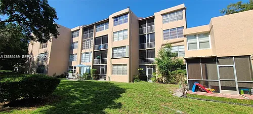 9410 Live Oak Pl #109 Photo 1